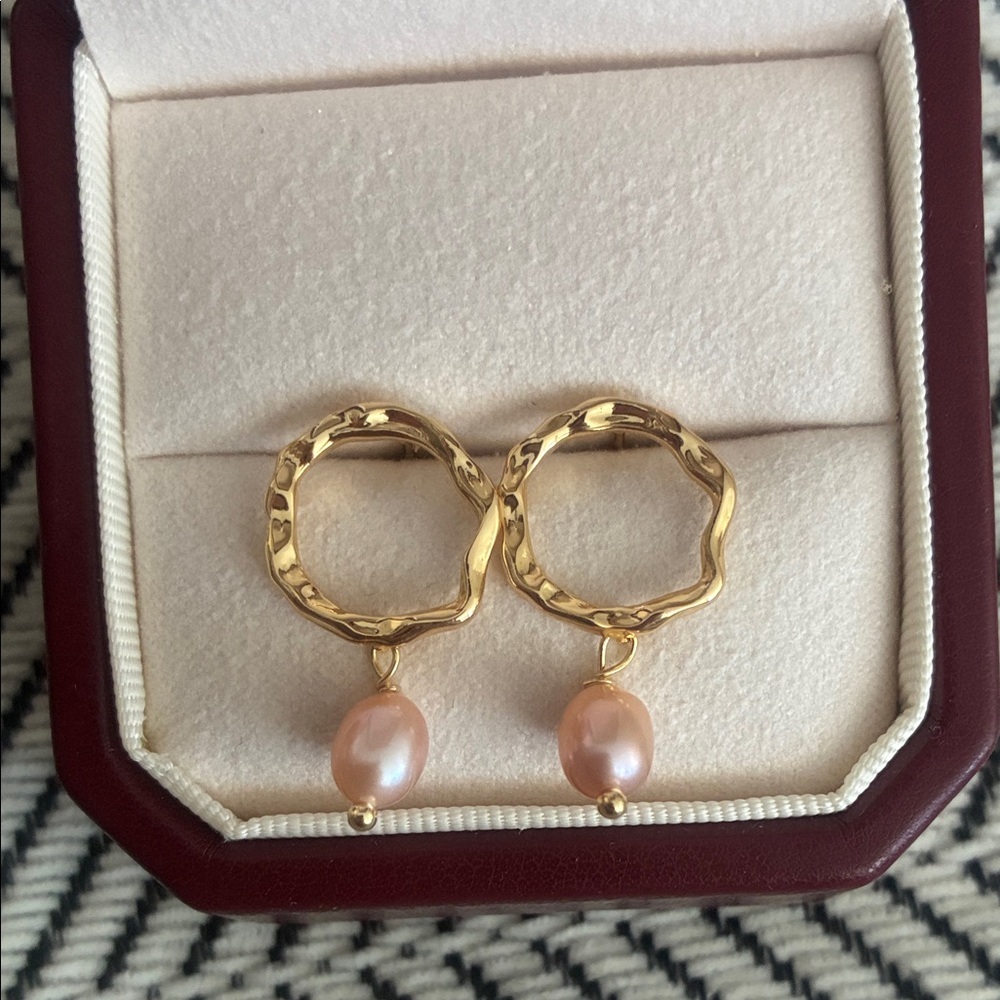 Elegant Gold and Pink Pearl Earrings